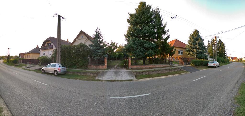 Natura Vendeghaz Pazmand Exteriör bild